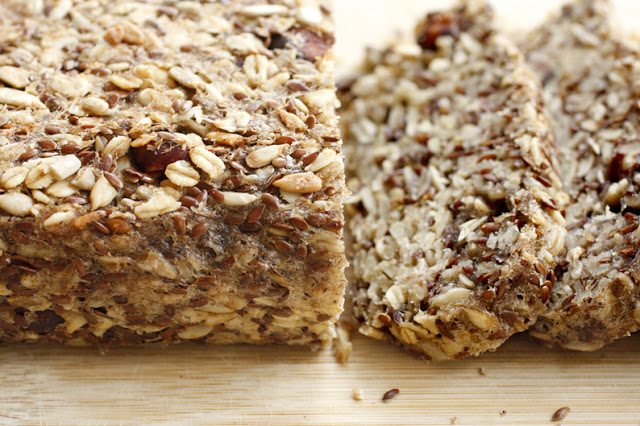 אז מה את עושה כל היום לחם