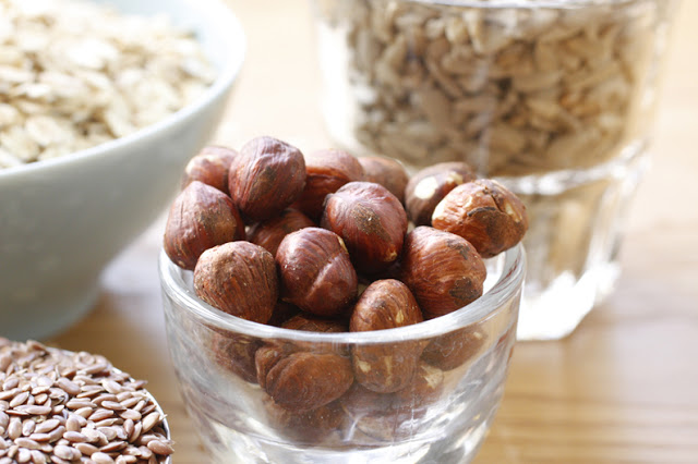 אז מה את עושה כל היום לחם עם אגוזים